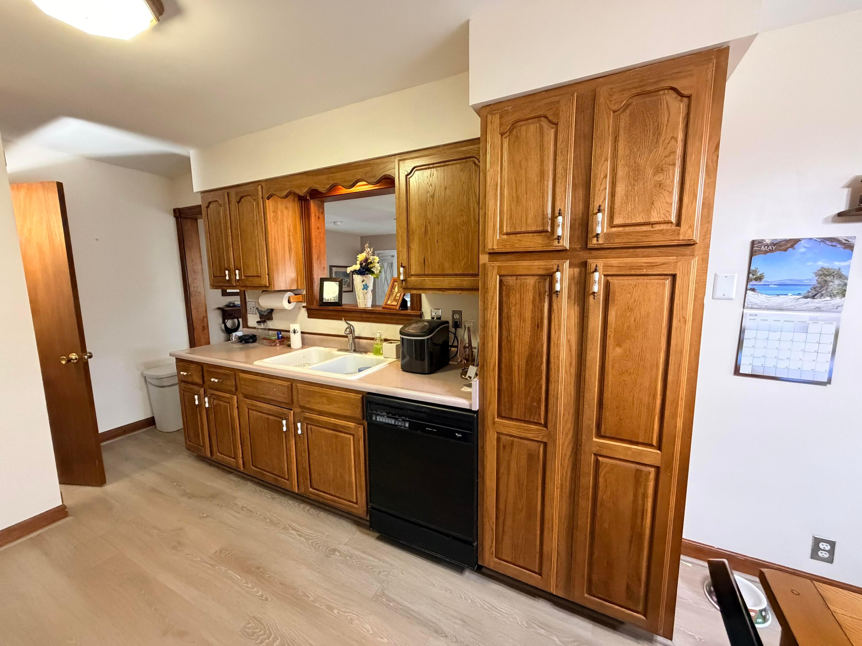 730 St Margaret Road Chillicothe, OH 45601 - Photo 15 of 31 Kitchen with pantry cabinet