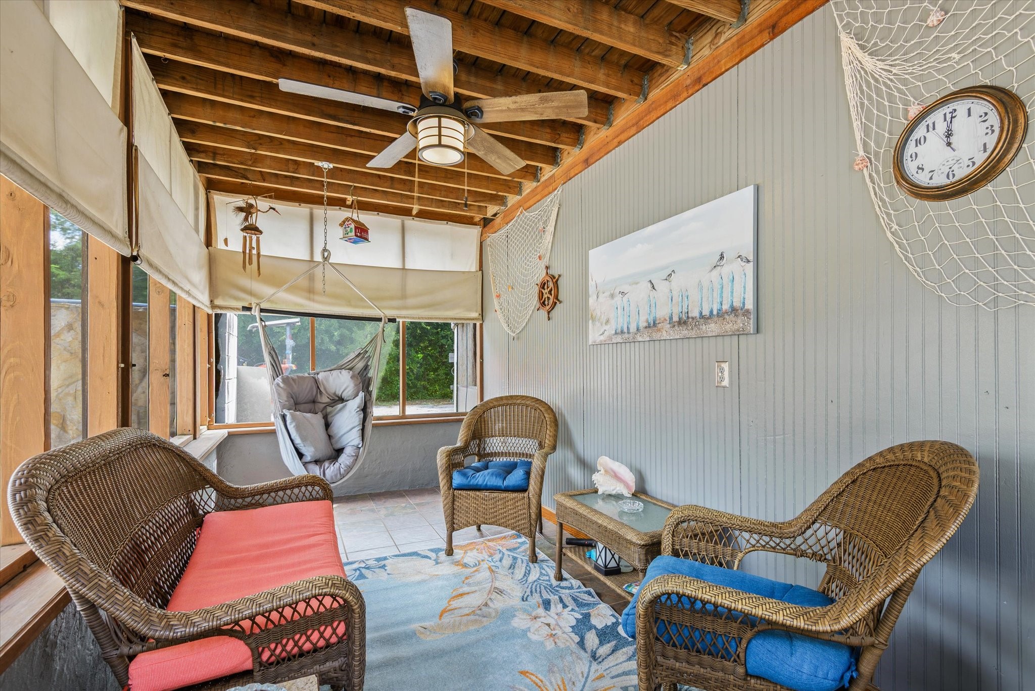 2739 Lawrence Road Kemah, TX 77565 - Photo 34 of 42 a living room with furniture and a window