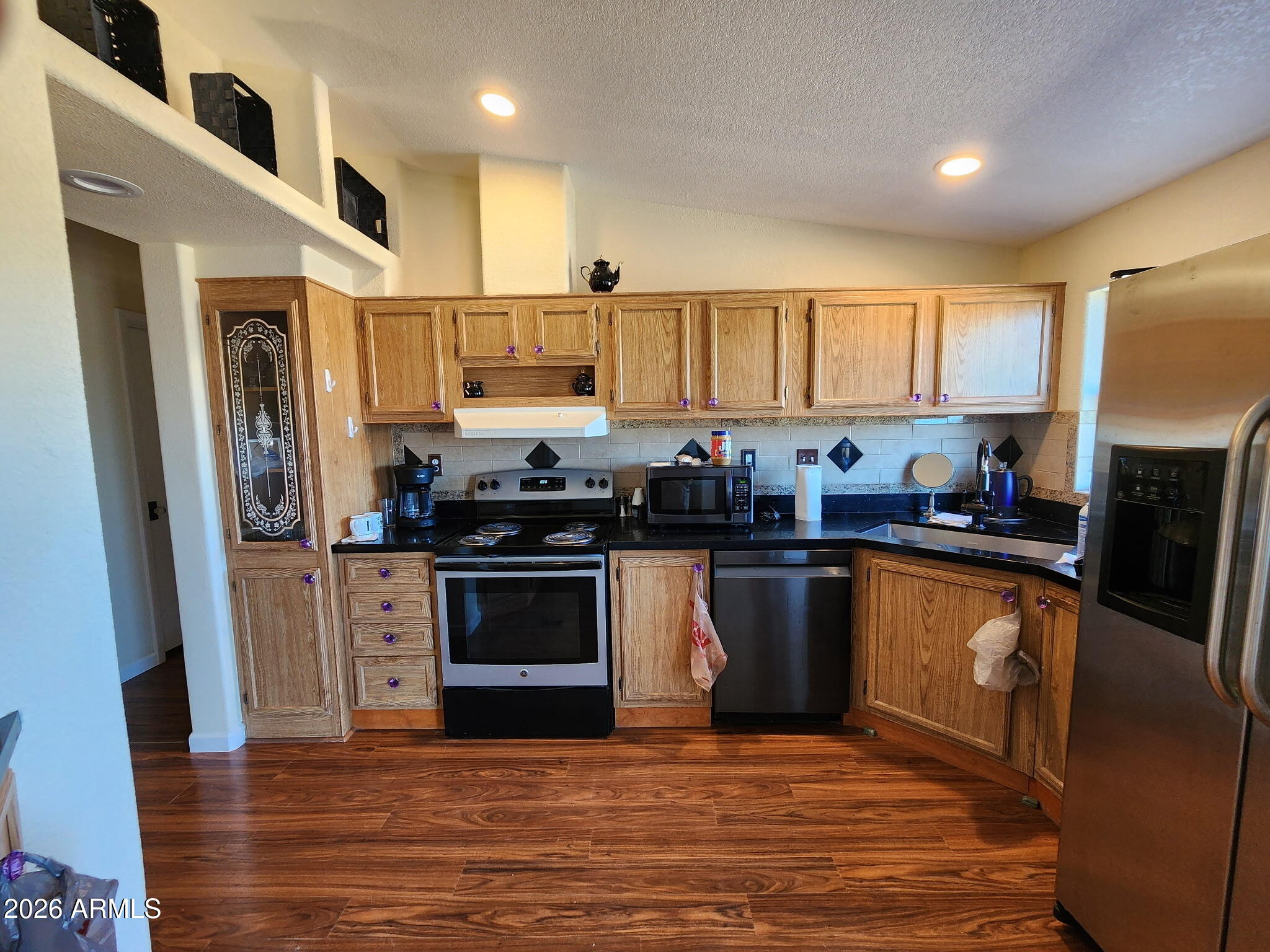 808 North Abbey Road Maricopa, AZ 85139 - Photo 6 of 11 Kitchen
