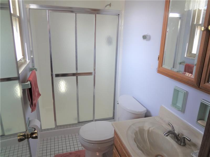 768 Greenlee Road Pittsburgh, PA 15227 - Photo 12 of 23 Gallery Image 12