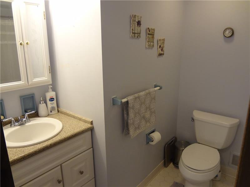 768 Greenlee Road Pittsburgh, PA 15227 - Photo 15 of 23 Gallery Image 15