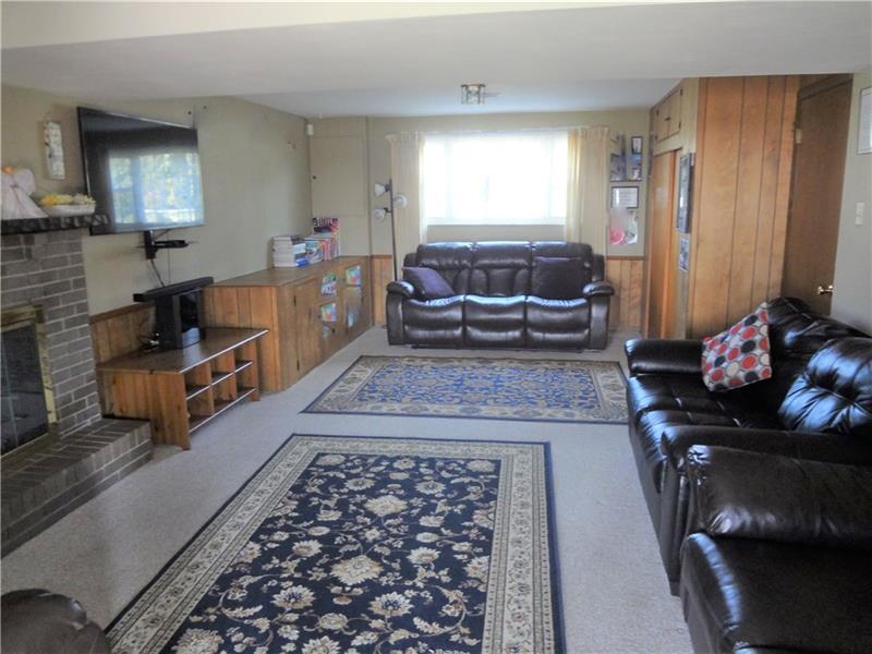 768 Greenlee Road Pittsburgh, PA 15227 - Photo 17 of 23 Gallery Image 17