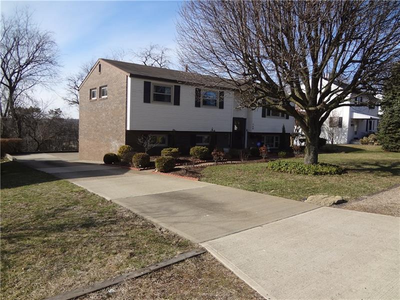 768 Greenlee Road Pittsburgh, PA 15227 - Photo 3 of 23 Gallery Image 3