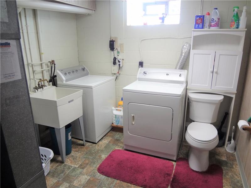 768 Greenlee Road Pittsburgh, PA 15227 - Photo 21 of 23 Gallery Image 21