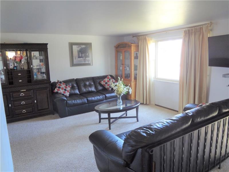 768 Greenlee Road Pittsburgh, PA 15227 - Photo 6 of 23 Gallery Image 6