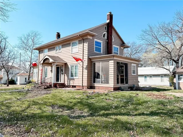 $190,000 | 416 South 6th Street, Burlington, KS 66839