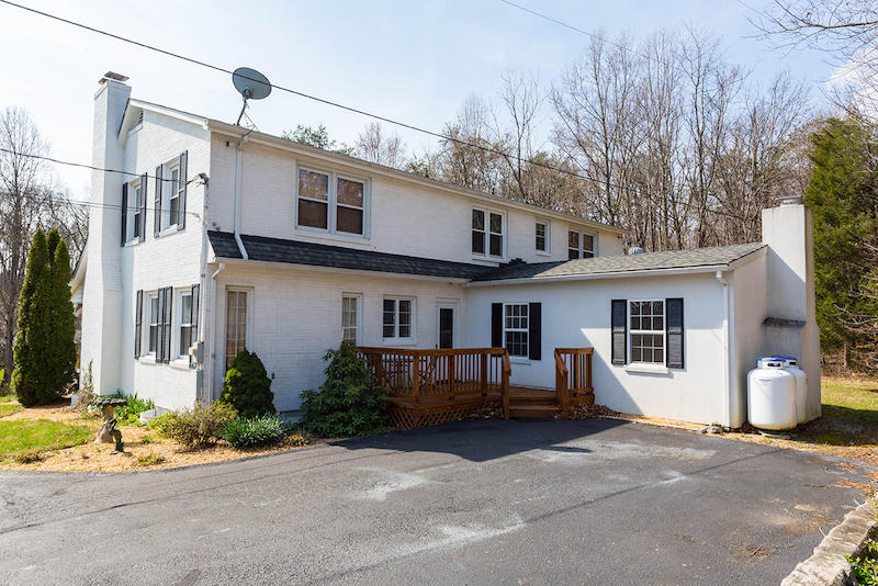 8449 Olsen Road Roanoke, VA 24019 - Photo 1 of 57 DGA_1177