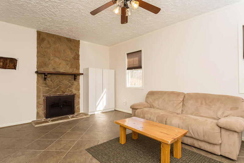 8449 Olsen Road Roanoke, VA 24019 - Photo 14 of 57 DGA_1142