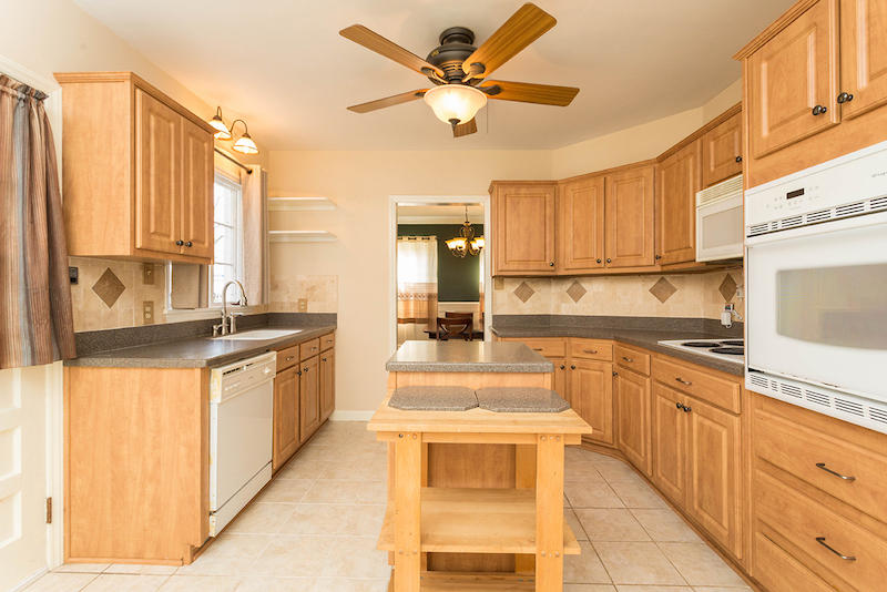8449 Olsen Road Roanoke, VA 24019 - Photo 22 of 57 DGA_1150