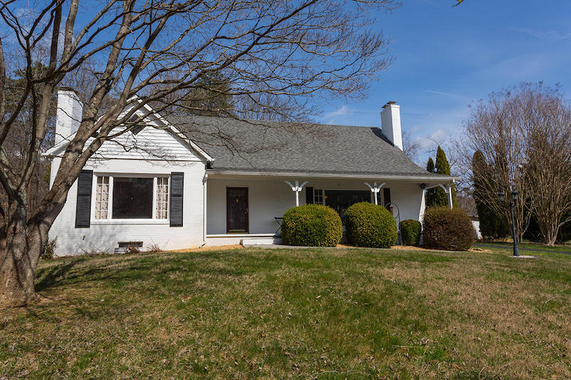 8449 Olsen Road Roanoke, VA 24019 - Photo 4 of 57 DGA_1137