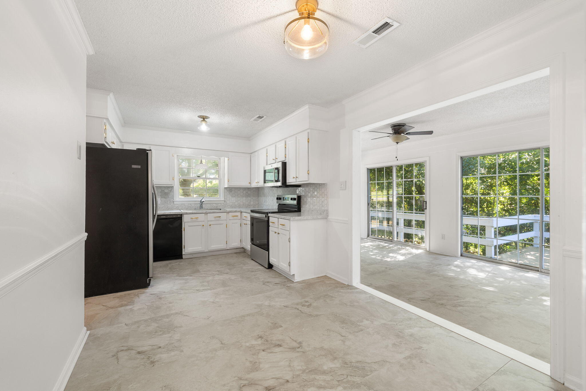 134 Cooper Circle Santee, SC 29142 - Photo 9 of 54