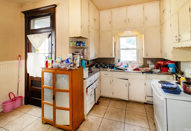 $75,000 | 1021 North 2nd Avenue, Evansville, IN 47710