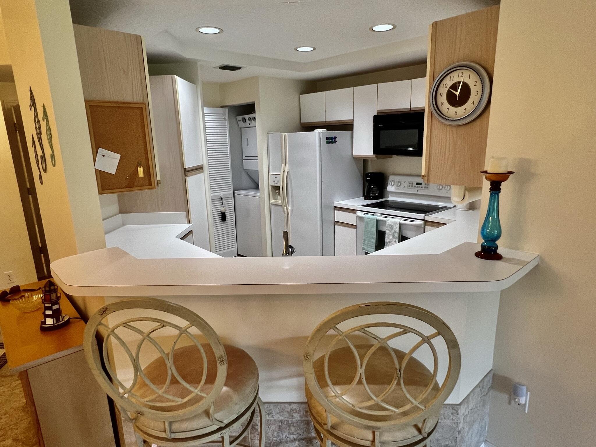 101 Muirfield Court, Unit 101F Jupiter, FL 33458 - Photo 9 of 20 IMG_2534