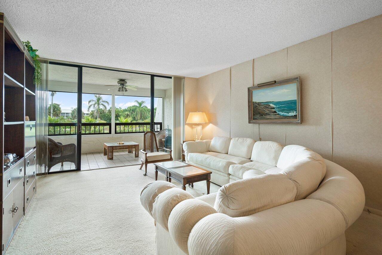 6420 Boca Del Mar Drive, Unit 207 Boca Raton, FL 33433 - Photo 9 of 36 Living room
