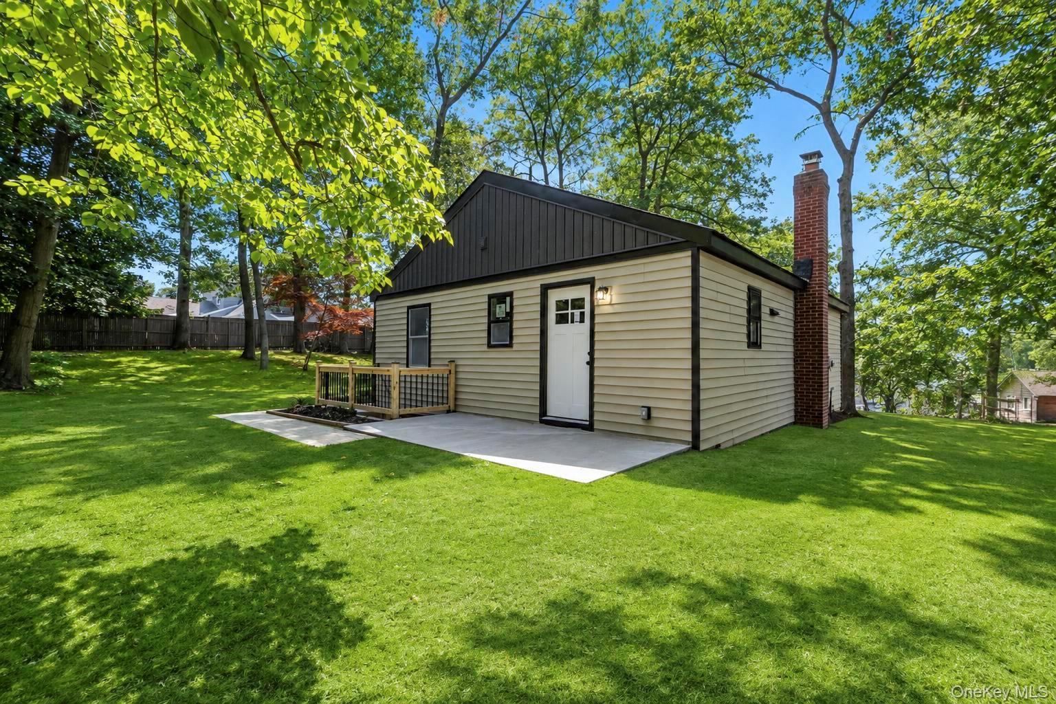 234 Lakeside Trail Ridge, NY 11961 - Photo 21 of 25 Gallery Image 21