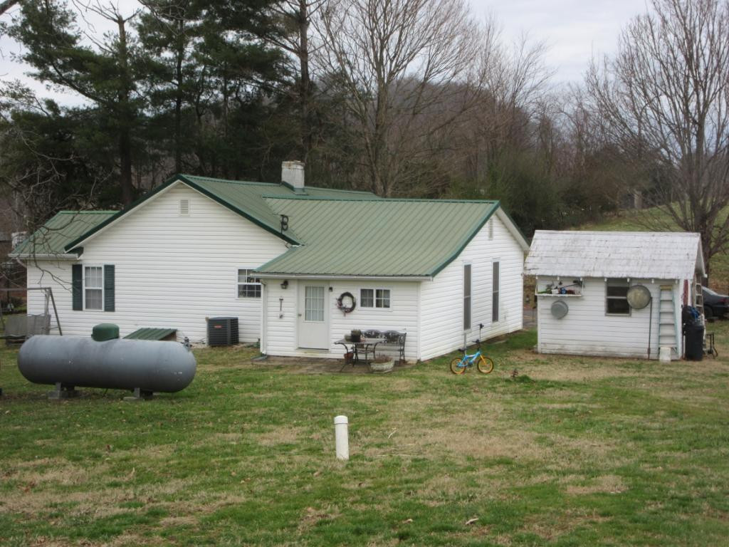 376 Watauga Road Elizabethton, TN 37643 - Photo 3 of 26 Photo 3