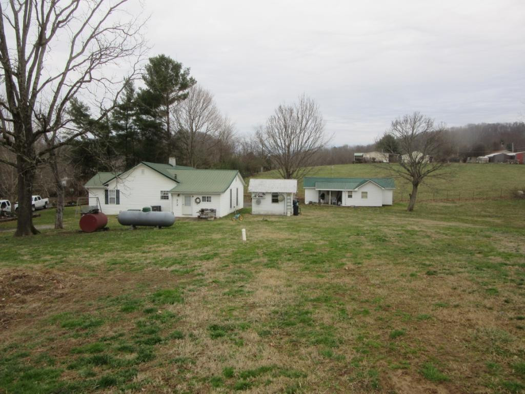 376 Watauga Road Elizabethton, TN 37643 - Photo 4 of 26 Photo 4