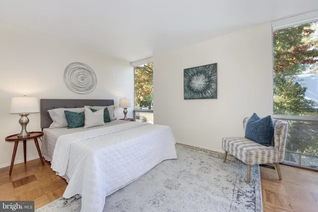 $370,000 | 395 O Street Southwest, Washington, DC 20024