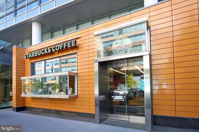 $370,000 | 395 O Street Southwest, Washington, DC 20024