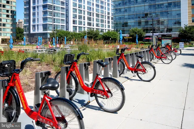 $370,000 | 395 O Street Southwest, Washington, DC 20024