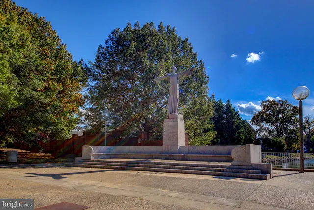 $370,000 | 395 O Street Southwest, Washington, DC 20024