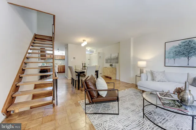 $370,000 | 395 O Street Southwest, Washington, DC 20024