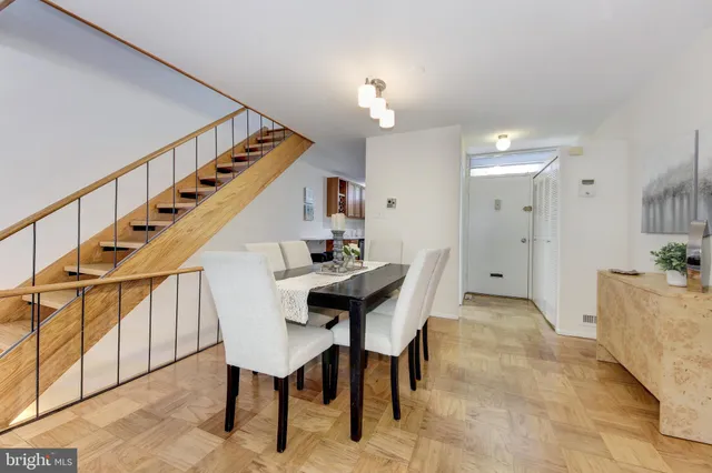 $370,000 | 395 O Street Southwest, Washington, DC 20024