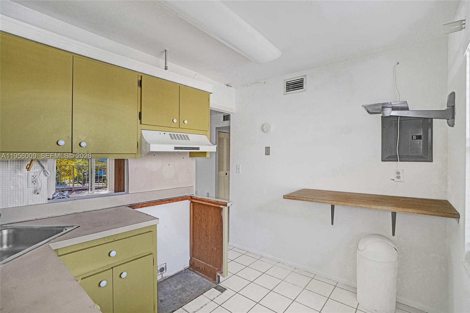 7705 Southwest 86th Street, Unit B307 Miami, FL 33143 - Photo 9 of 28