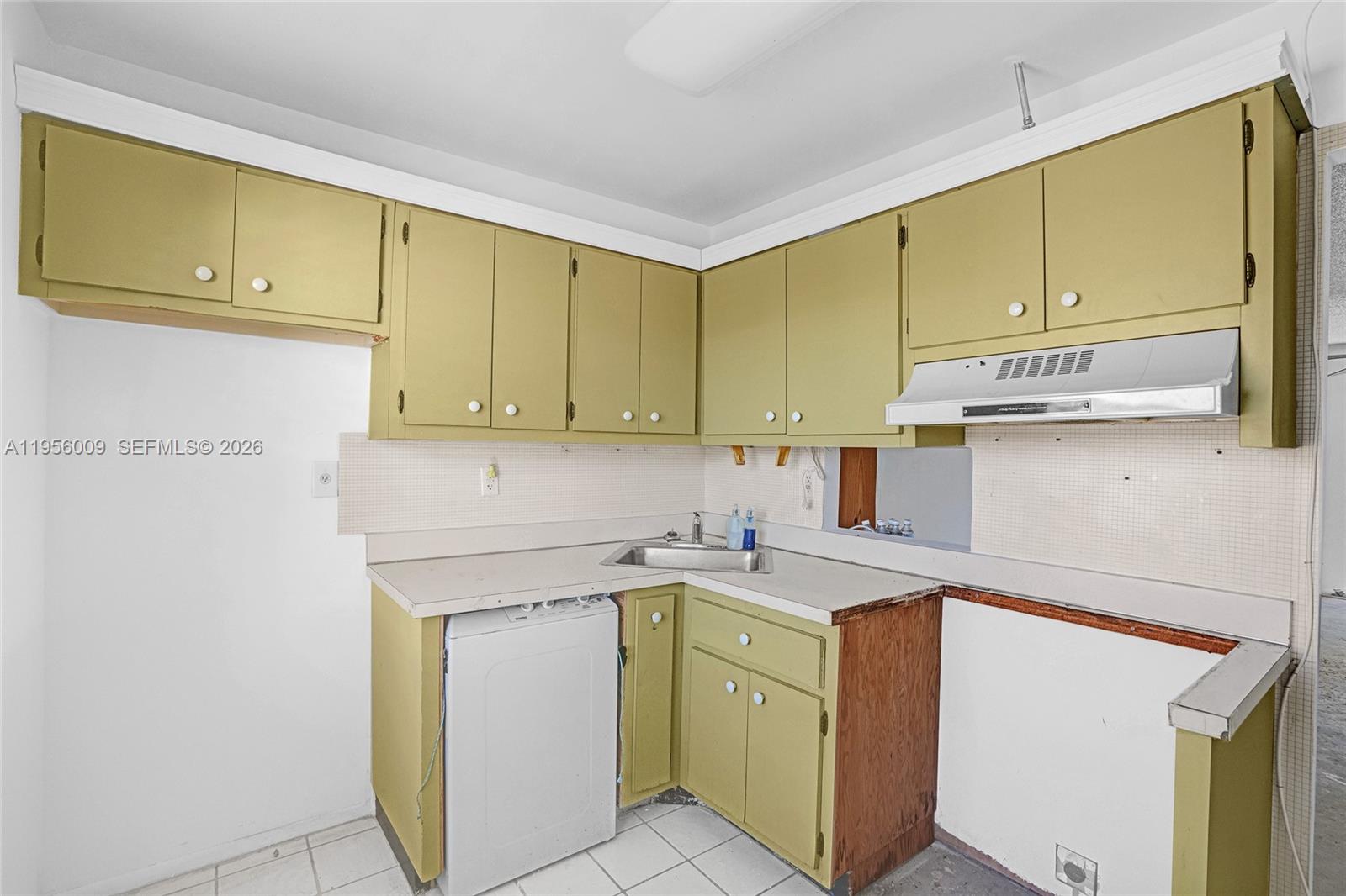 7705 Southwest 86th Street, Unit B307 Miami, FL 33143 - Photo 10 of 28