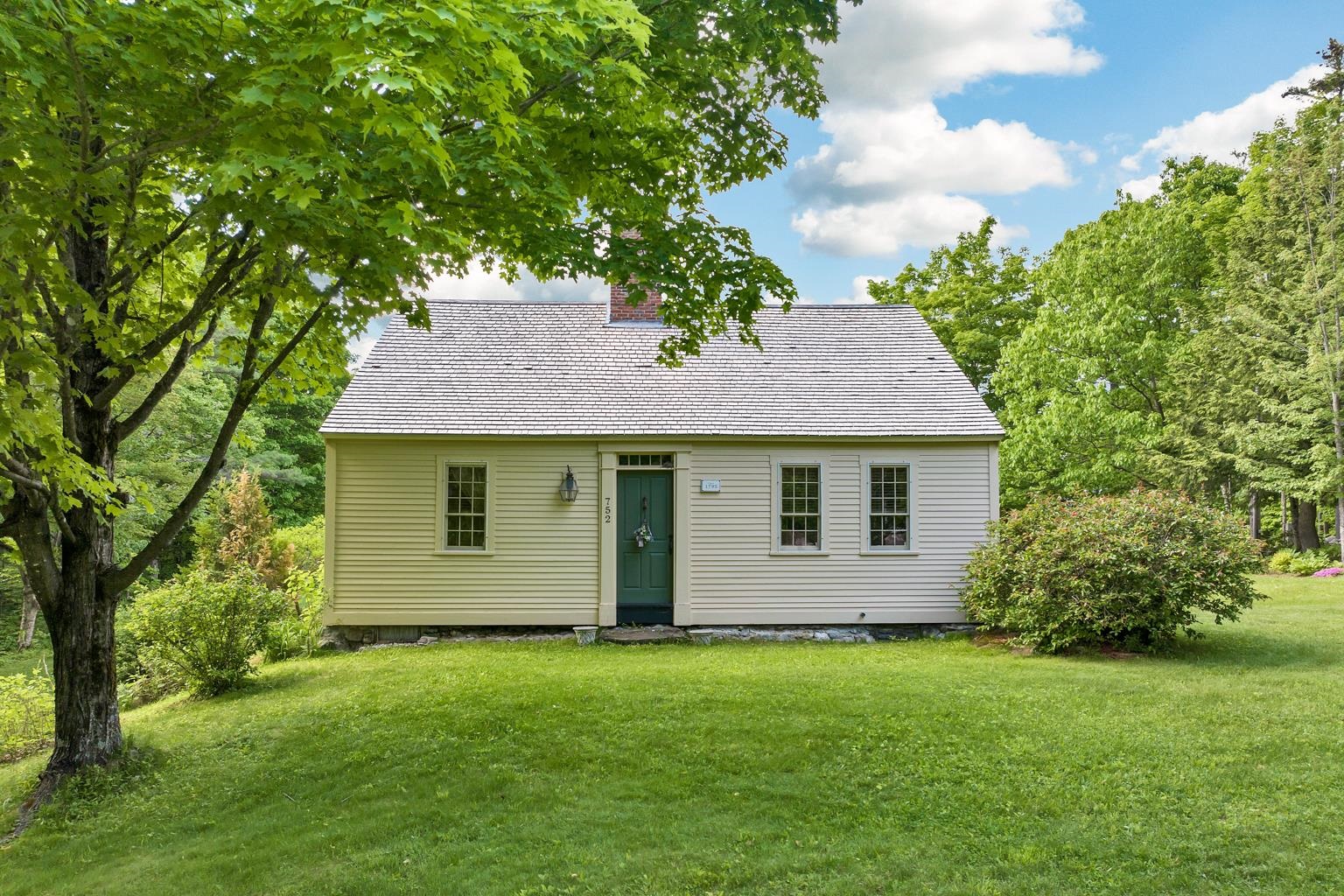 752 Murray Hill Road Hill, NH 03243 - Photo 13 of 40