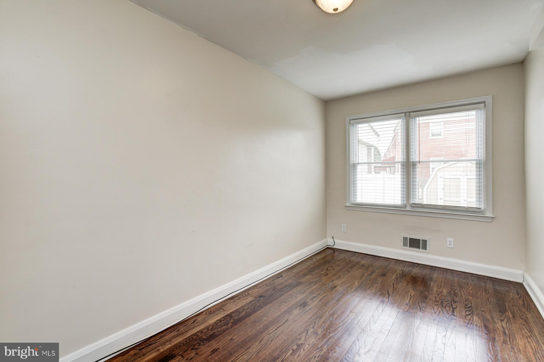 339 Grovethorn Road Baltimore, MD 21220 - Photo 12 of 37 Dining room is ready to seat you!
