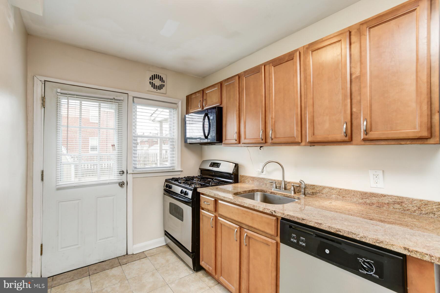 339 Grovethorn Road Baltimore, MD 21220 - Photo 14 of 37 Under cabinet lighting installed.