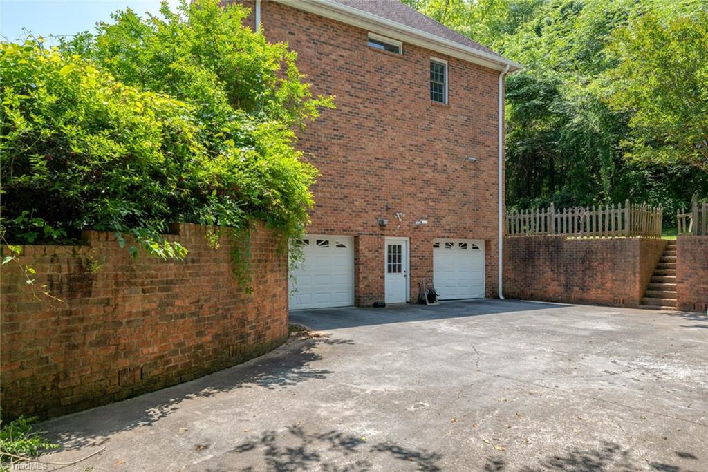 5016 Haystack Hill Road Winston-Salem, NC 27106 - Photo 3 of 23