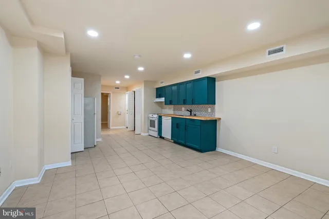 $999,999 | 1018 11th Street Northeast, Washington, DC 20002