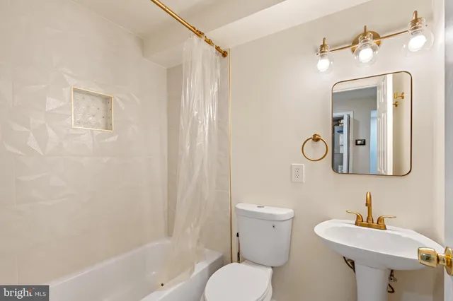 $999,999 | 1018 11th Street Northeast, Washington, DC 20002