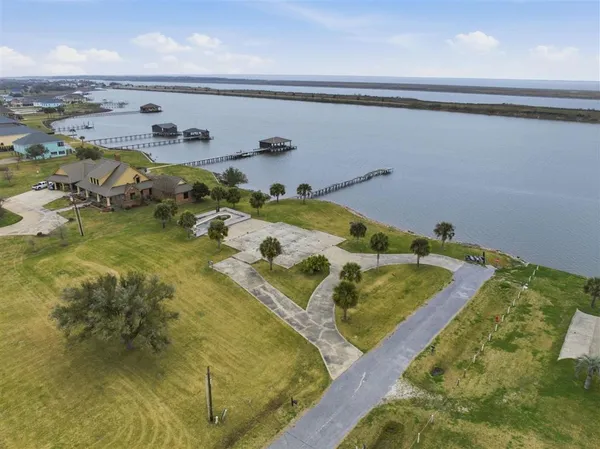 $285,000 | 353 Gulfway Drive, Hackberry, LA 70645