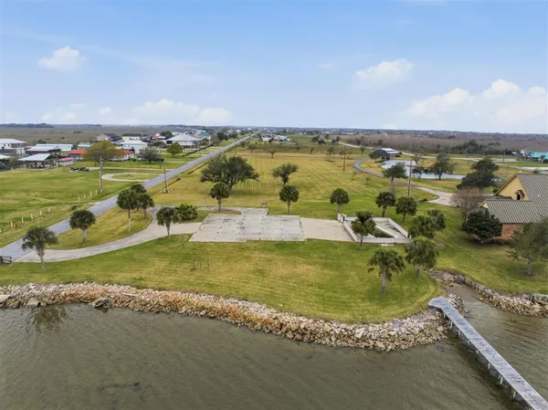 $285,000 | 353 Gulfway Drive, Hackberry, LA 70645