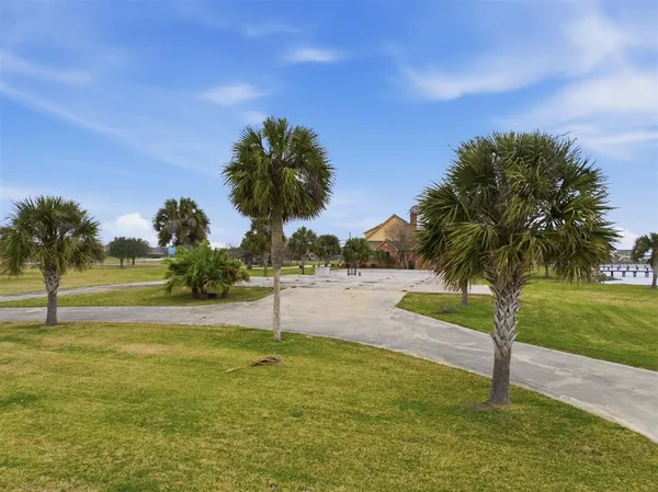 $285,000 | 353 Gulfway Drive, Hackberry, LA 70645