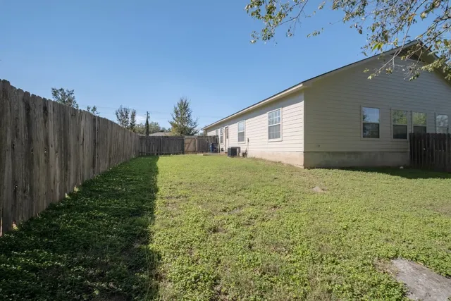 $1,615 | 2300 South Bagdad Road, Unit B, Leander, TX 78641