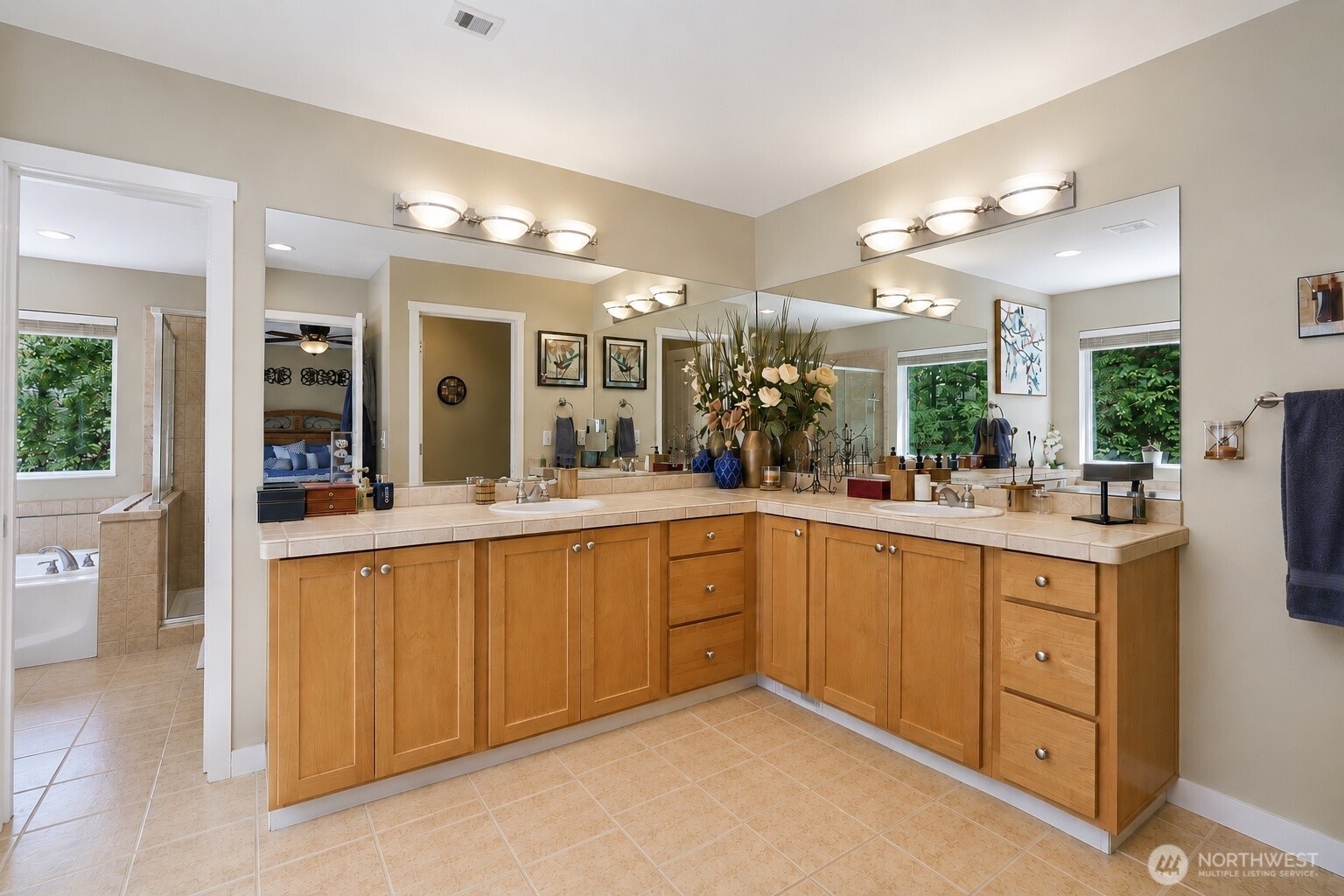 28091 Maple Ridge Way Southeast Maple Valley, WA 98038 - Photo 15 of 28 Gallery Image 15