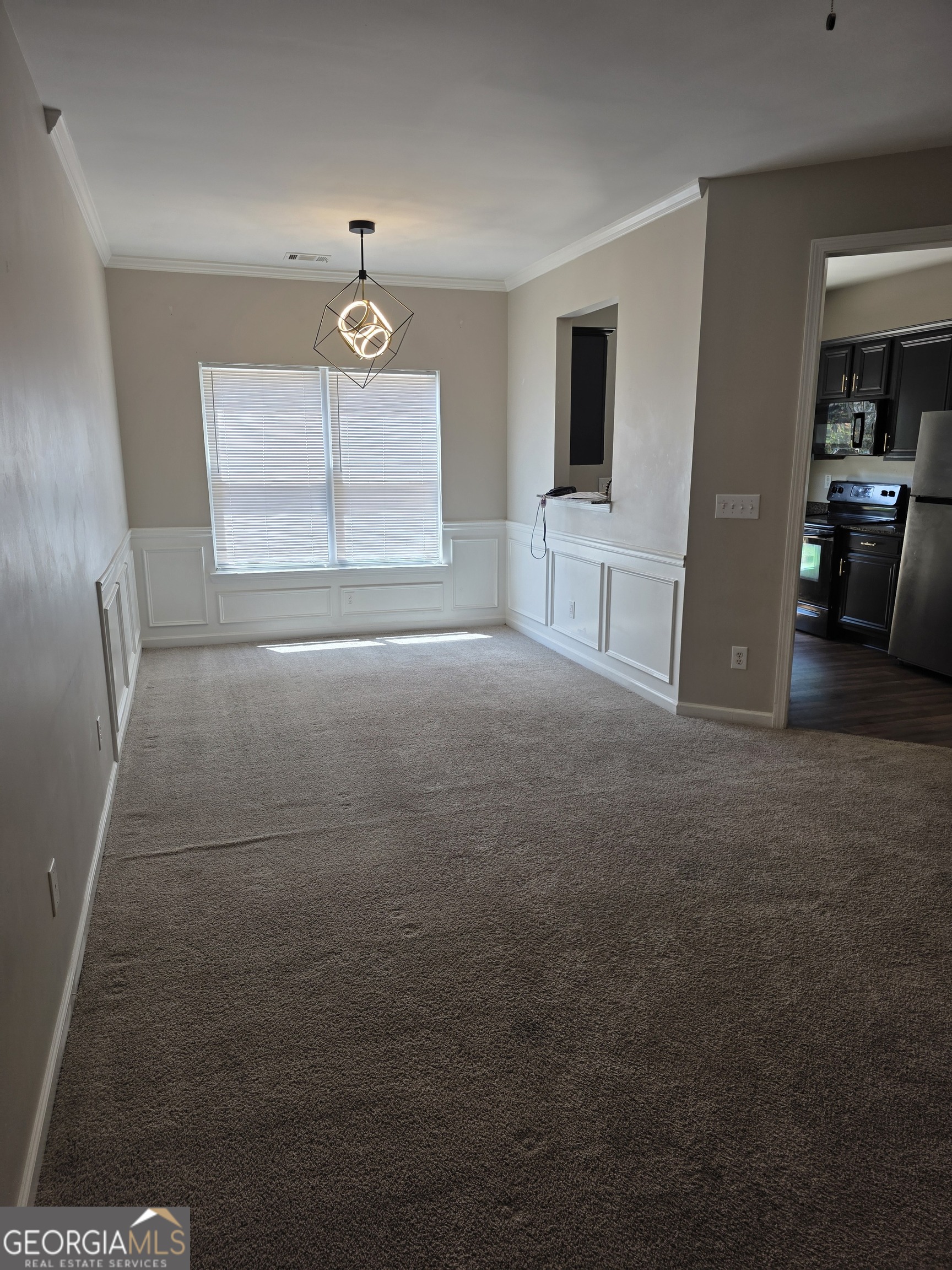 2873 Ridgeview Drive Atlanta, GA 30331 - Photo 8 of 32 a view of a livingroom with furniture