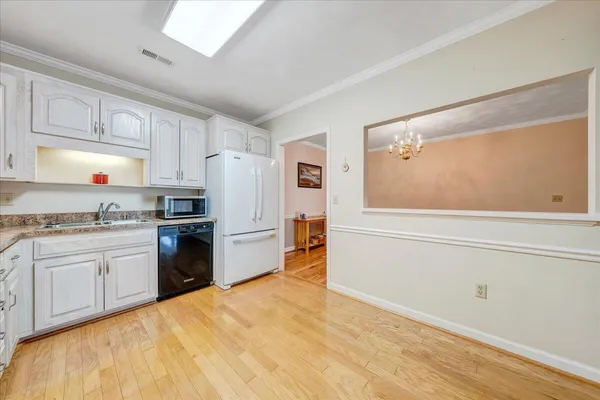 $297,900 | 4865 Glen Ivy Lane Southwest, Unit 208, Roanoke, VA 24018