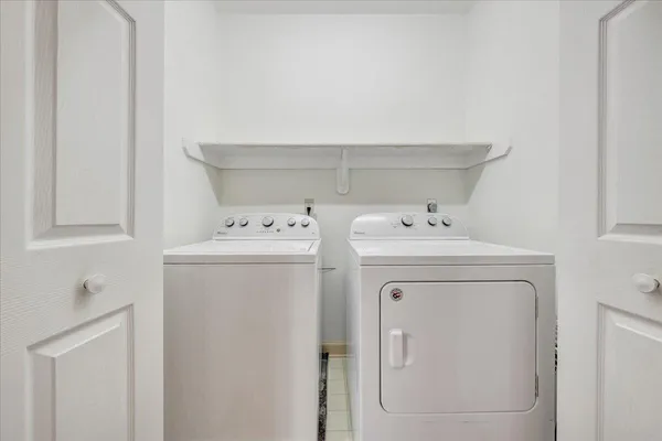 $297,900 | 4865 Glen Ivy Lane Southwest, Unit 208, Roanoke, VA 24018