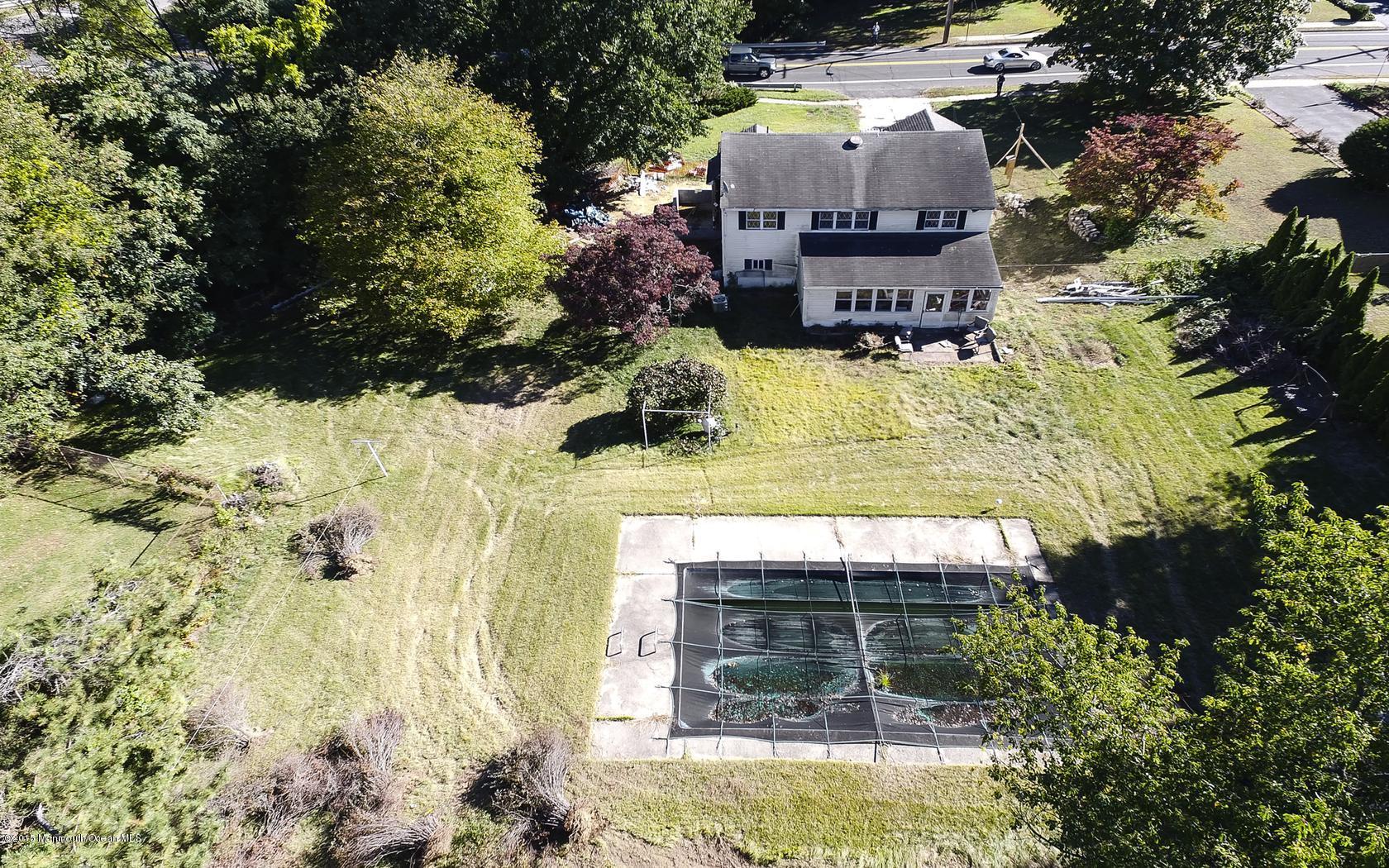 127 Cherry Tree Farm Road Middletown, NJ 07748 - Photo 4 of 12 5-photo-web-1680x1050-566893