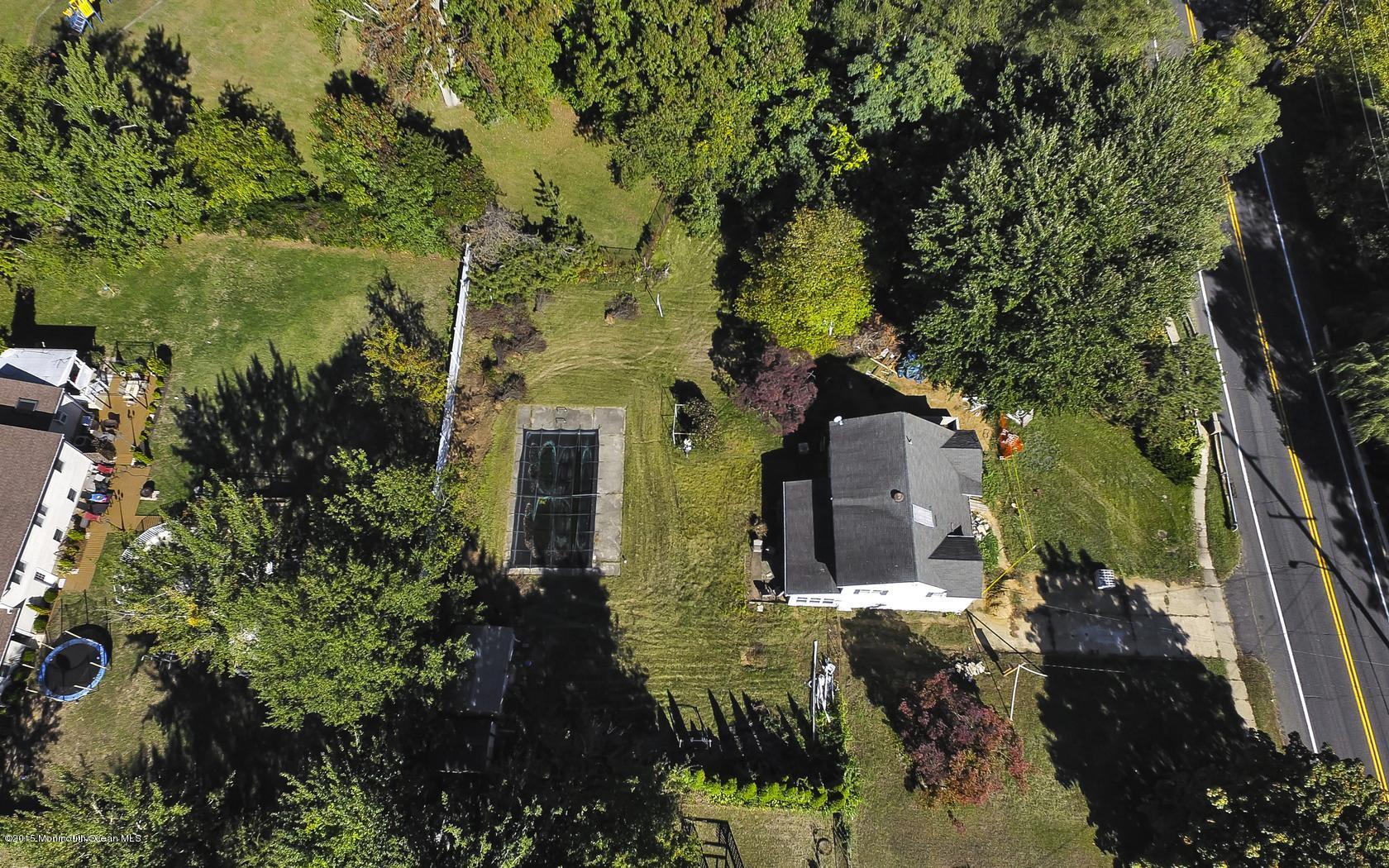 127 Cherry Tree Farm Road Middletown, NJ 07748 - Photo 9 of 12 13-photo-web-1680x1050-484419