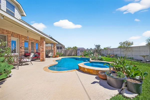 $584,900 | 7034 Belle Meadow Lane, Richmond, TX 77469