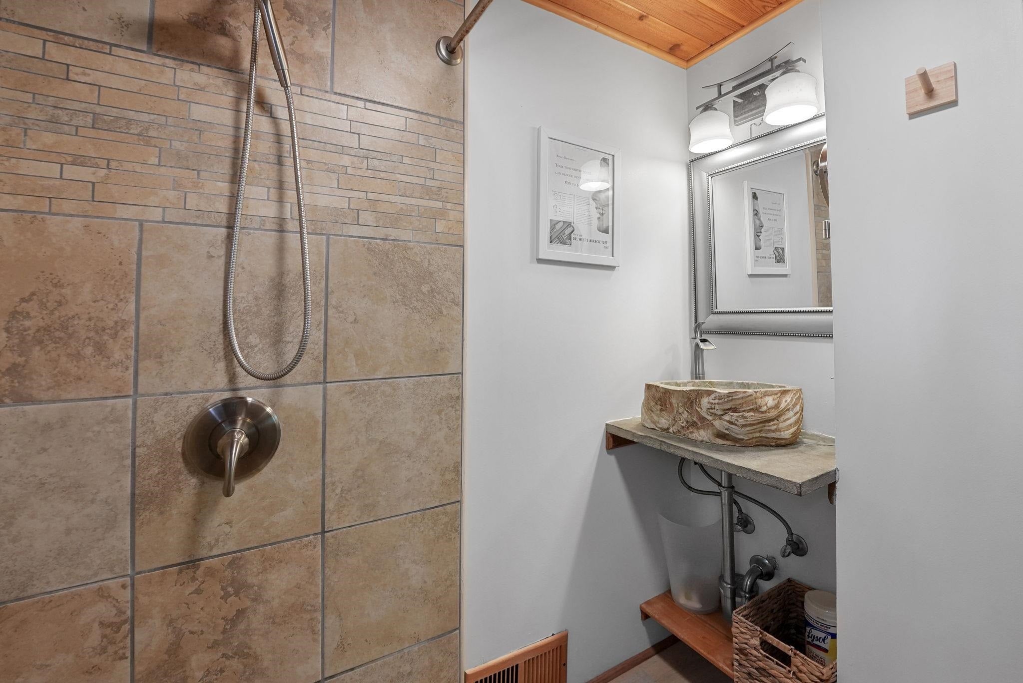 12372 Center Road Traverse City, MI 49686 - Photo 26 of 43 Gallery Image 26