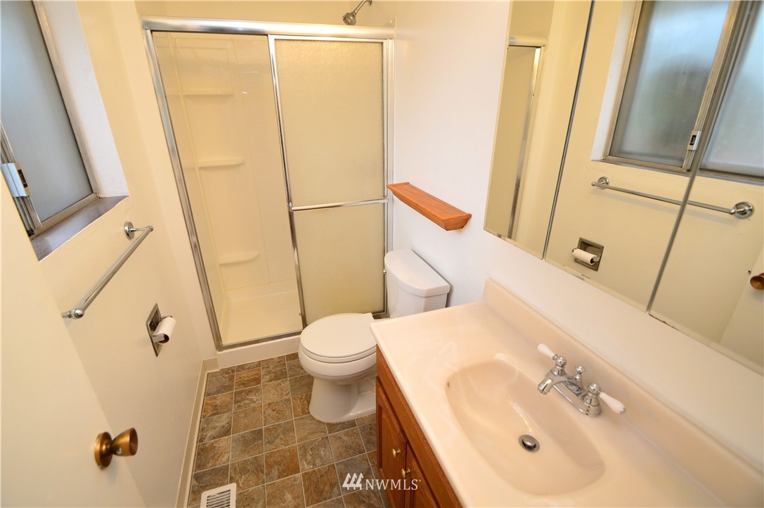 13111 156th Avenue Southeast Renton, WA 98059 - Photo 13 of 25 Gallery Image 13