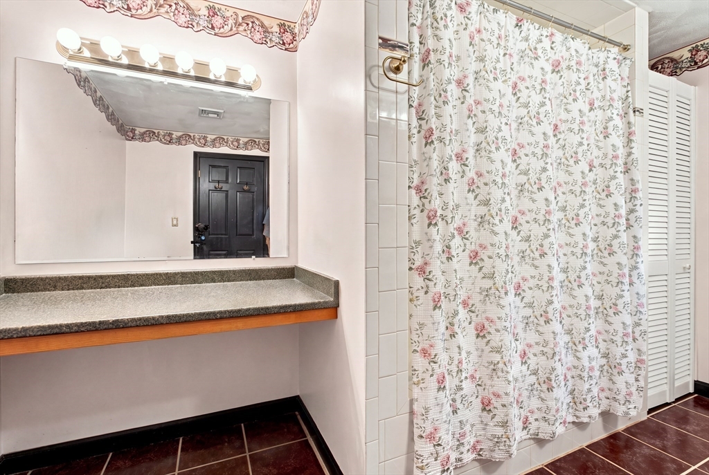 18 Gordon Road North Reading, MA 01864 - Photo 27 of 37 Gallery Image 27