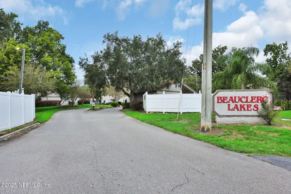 $155,000 | 8300 Plaza Gate Lane, Unit 1122, Jacksonville, FL 32217
